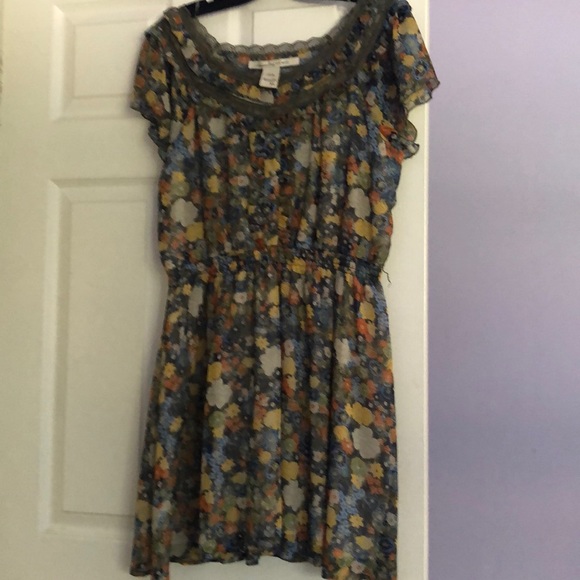 Dress - Picture 3 of 3